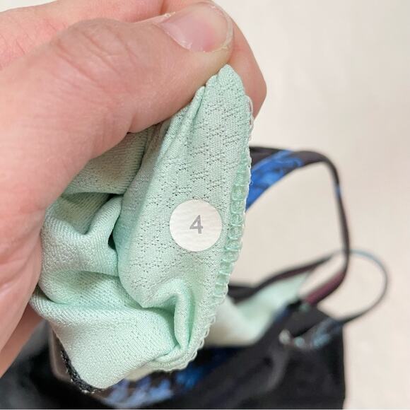 Lululemon No Limits Tank Size 4 - Picture 9 of 12